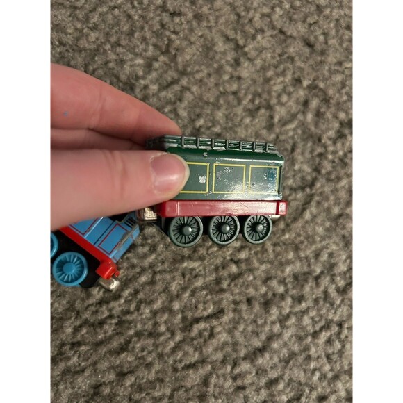 2002 Thomas The Tank Engine Die Cast Metal Toy Train W/ Coal Car - Picture 4 of 6